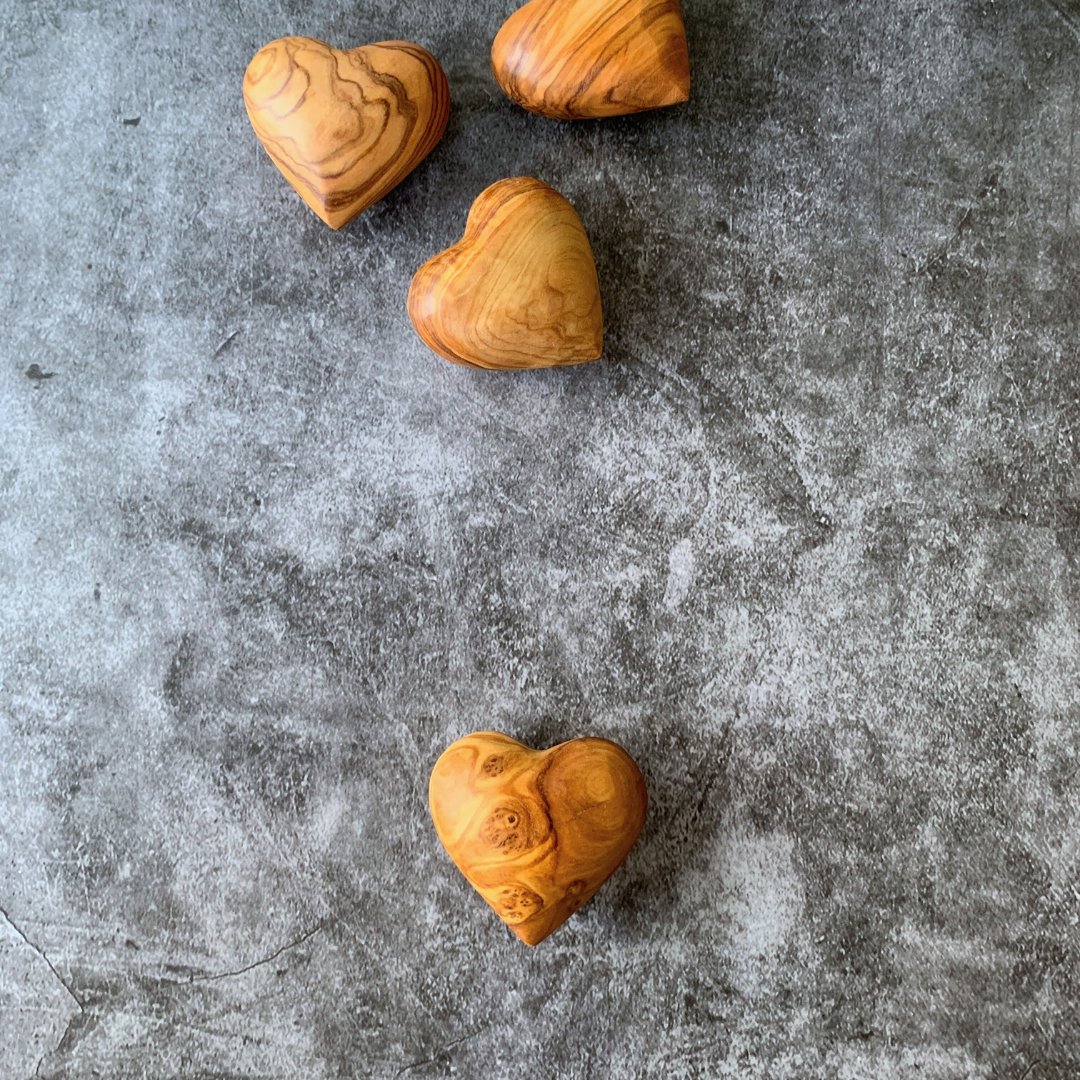 Shallow Olive Wood Heart Dish Bundle