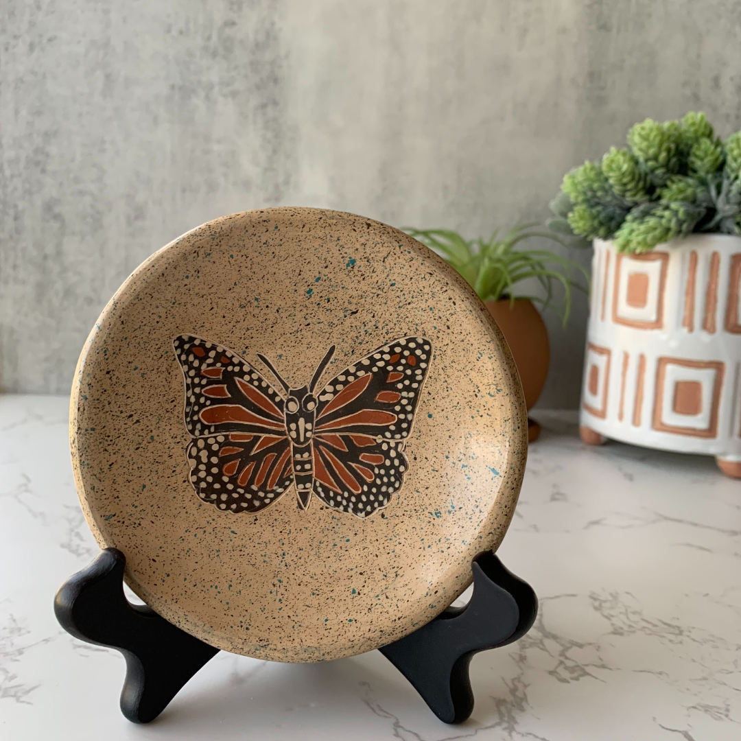 Monarch Butterfly Ceramic Ring Dish (Cream)