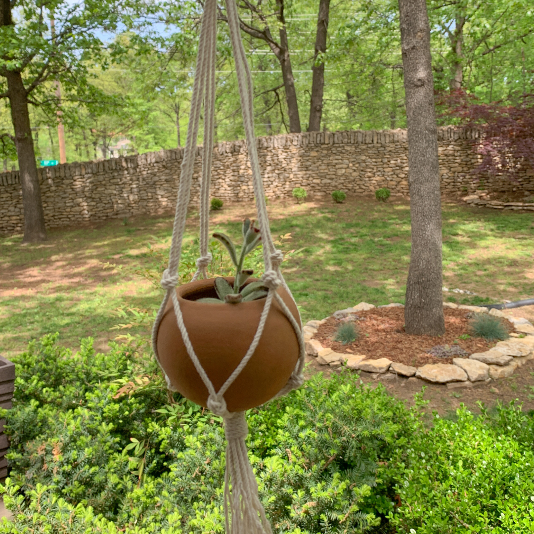 Mini Round planter w/Macrame Hanger - Terracotta